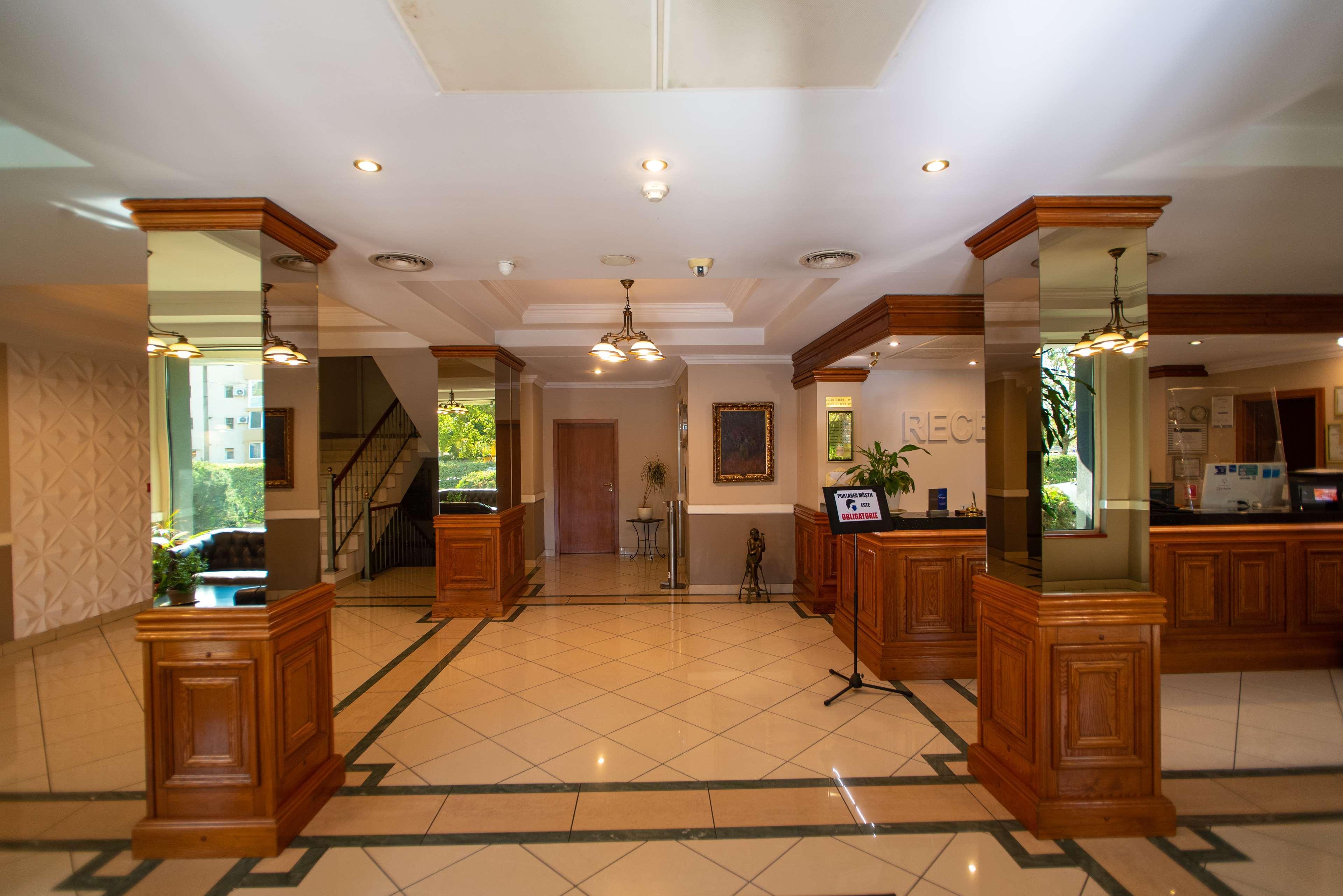 Best Western Plus Lido Hotel Timişoara Extérieur photo