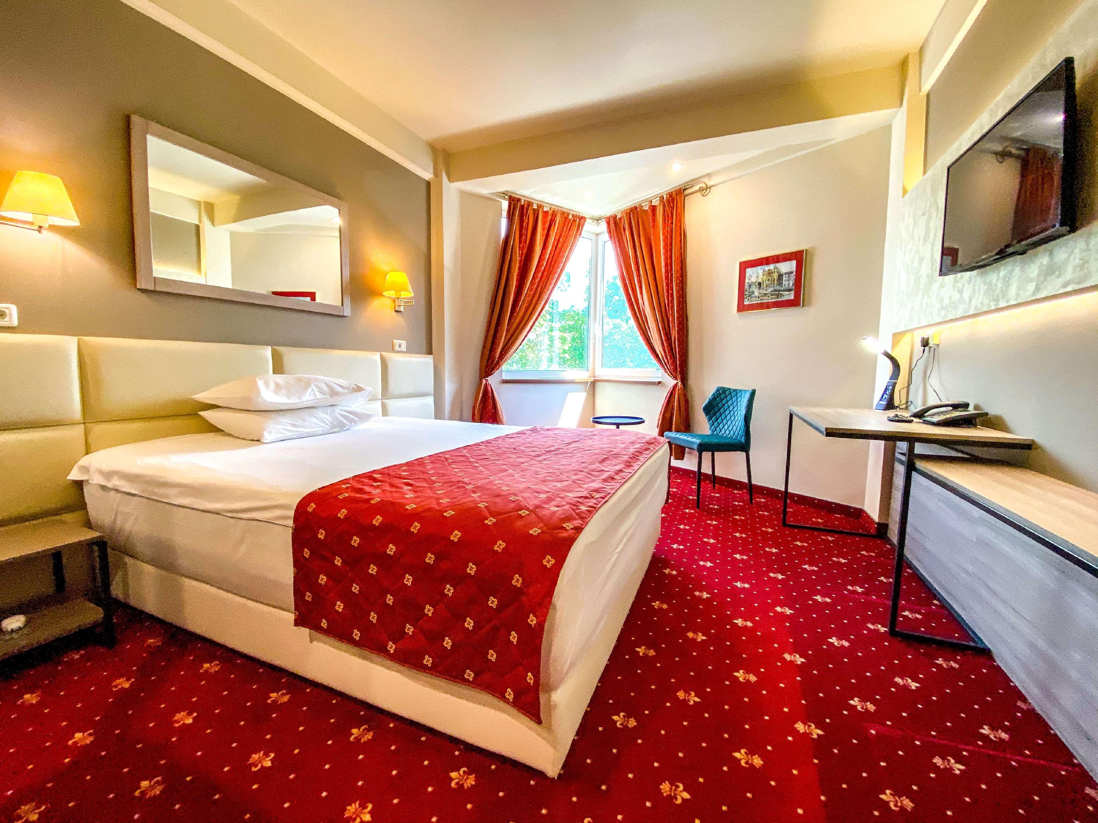 Best Western Plus Lido Hotel Timişoara Extérieur photo