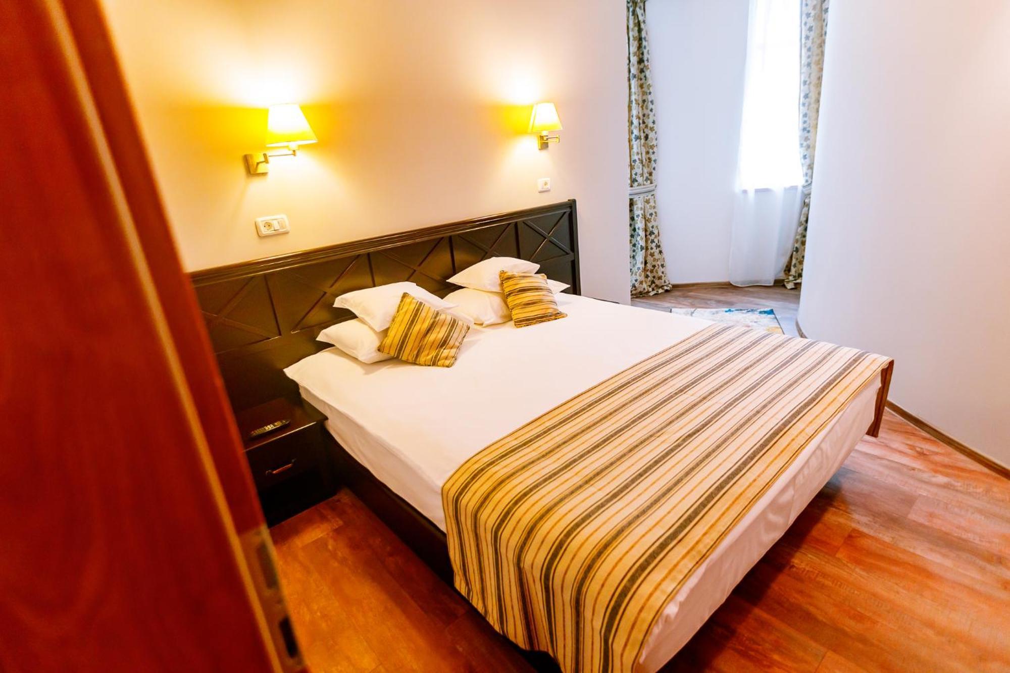 Best Western Plus Lido Hotel Timişoara Extérieur photo