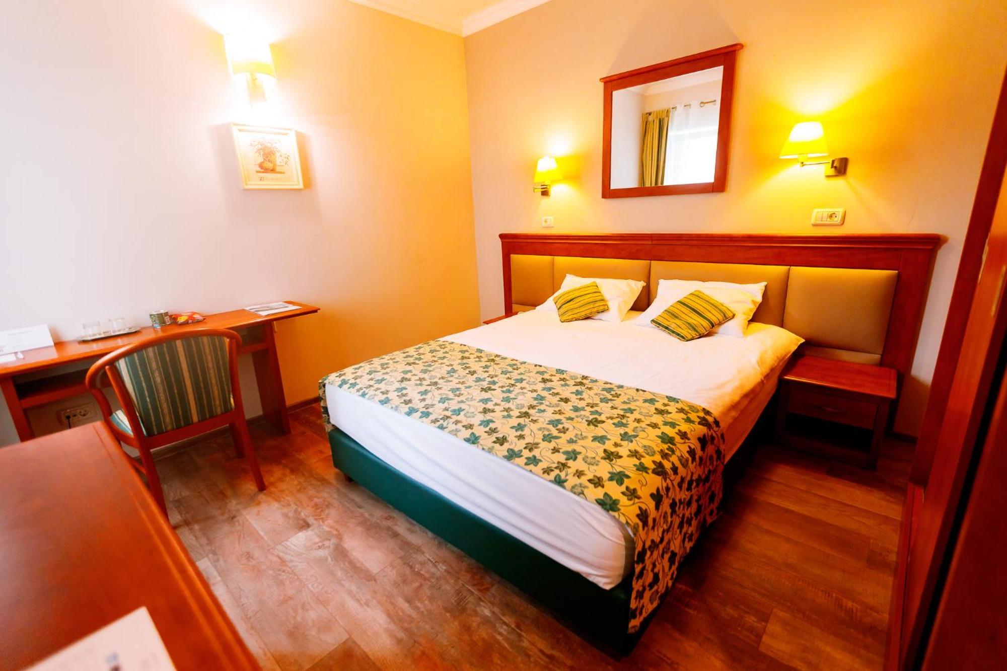 Best Western Plus Lido Hotel Timişoara Extérieur photo