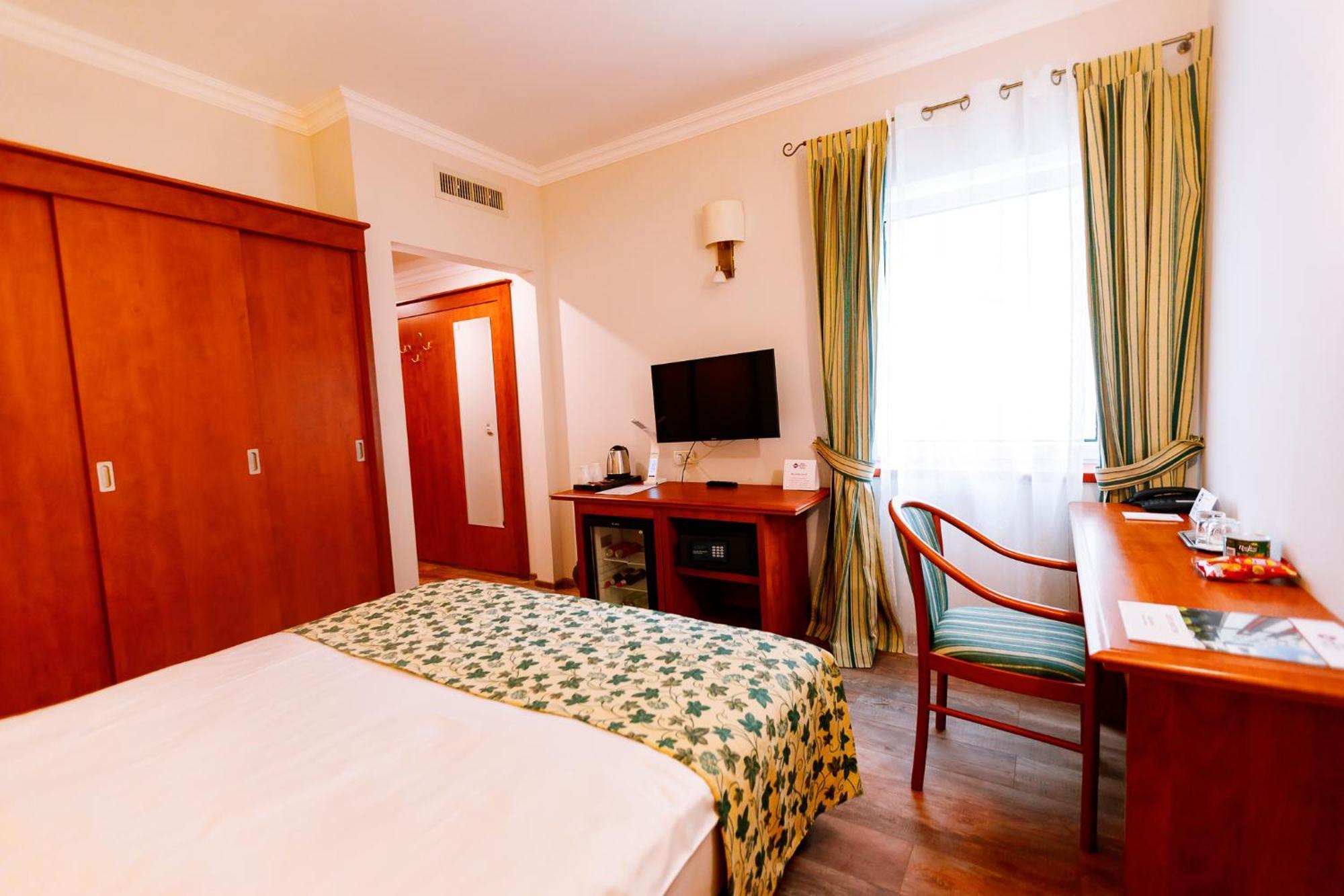 Best Western Plus Lido Hotel Timişoara Extérieur photo
